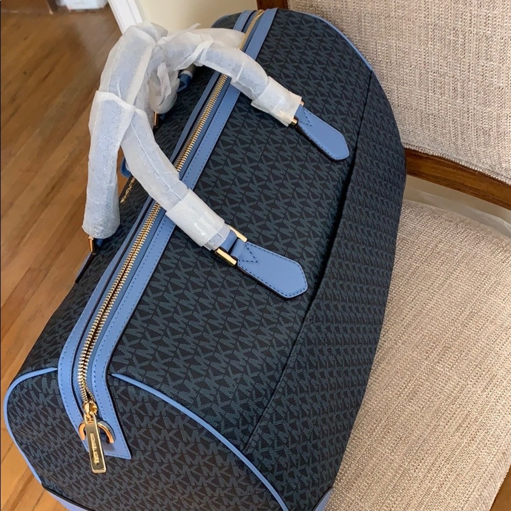 Michael Kors Travel Duffle French Blue - Picture 4 of 7